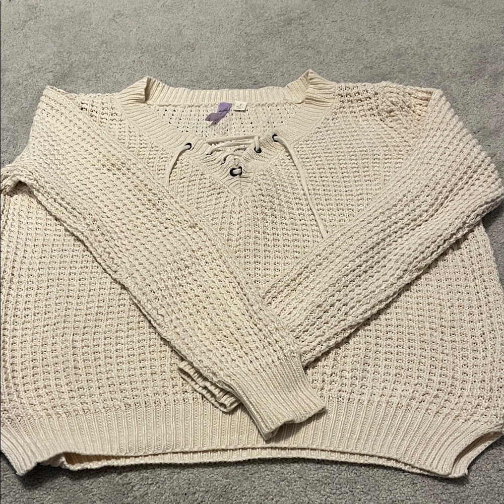 Alya Women's V-Neck Cream Sweater